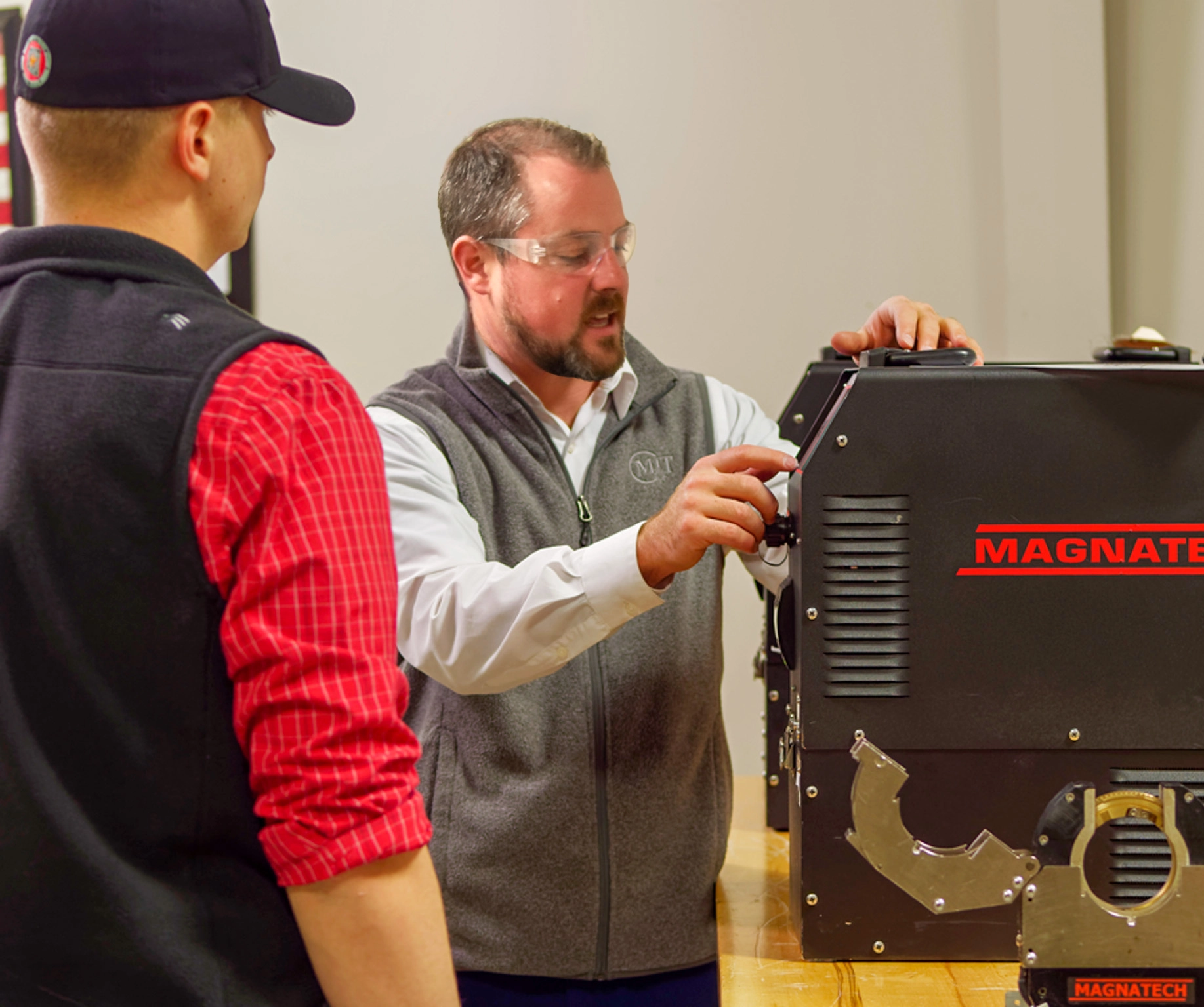 Demo of Magnatech power supply